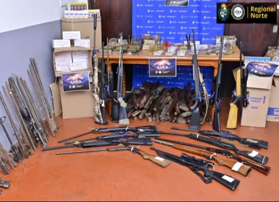 Incautan más de 100 armas e imputan a 33 personas en megaoperativo: hay un policía y un expolicía involucrados