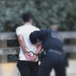 Detenido con arma ilegal tras intento de fuga.